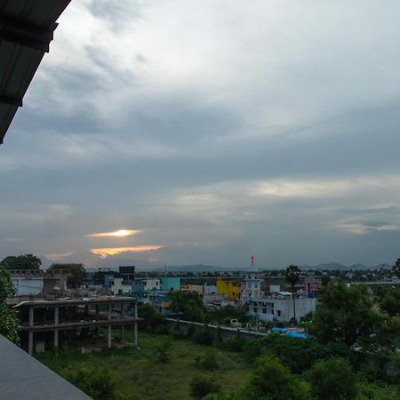 Treebo Pranav Park Vellore Luaran gambar